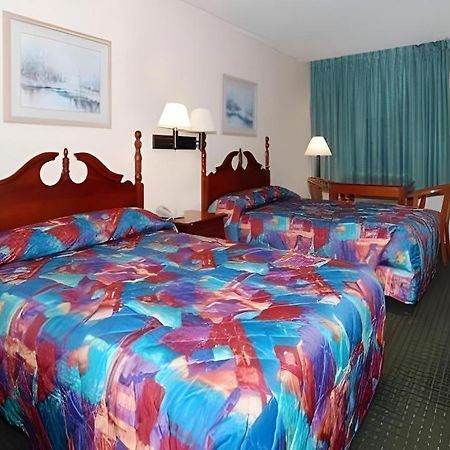 Econo Lodge Меридиан Екстериор снимка