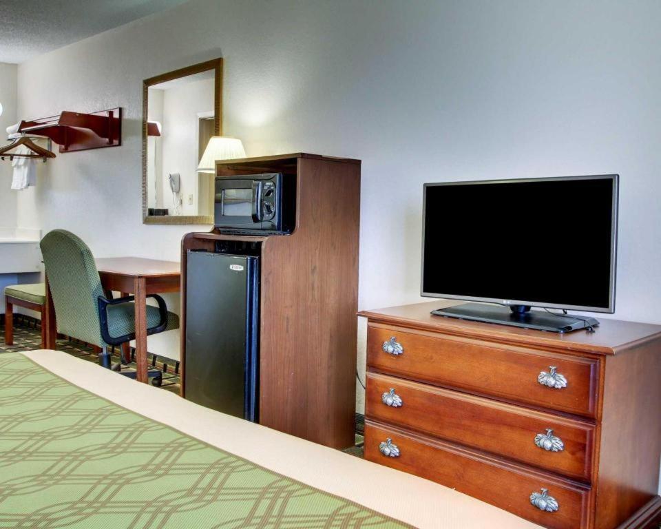 Econo Lodge Меридиан Екстериор снимка